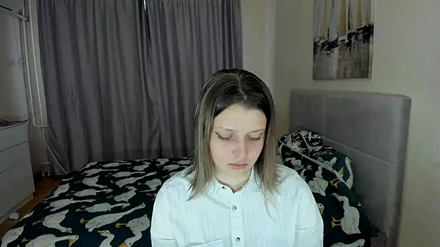 Snapshot of SoniNesti chatting on 09-17-25, 03:03 SoniNesti online show from 09-17-25, 03:03