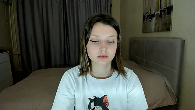 Snapshot of SoniNesti chatting on 10-14-25, 02:28 SoniNesti online show from 10-14-25, 02:28