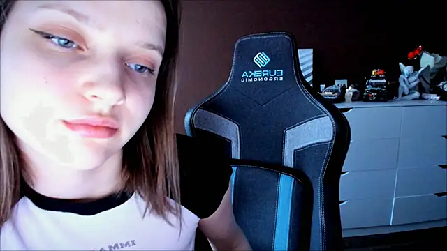 Snapshot of SoniNesti chatting on 02-25-26, 02:50 SoniNesti online show from 02-25-26, 02:50