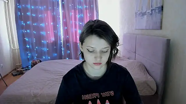 Snapshot of SoniNesti chatting on 02-19-25, 11:06 SoniNesti online show from 02-19-25, 11:06