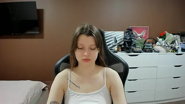 SoniNesti online show from 04-30-26, 02:35