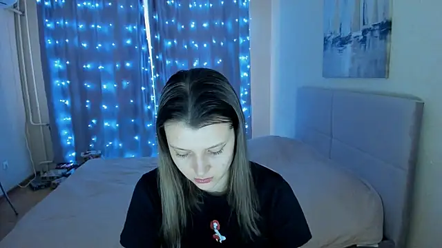 Snapshot of SoniNesti chatting on 02-06-25, 12:04 SoniNesti online show from 02-06-25, 12:04