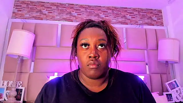 ShaniaBrownn online show from 10-21-25, 07:46