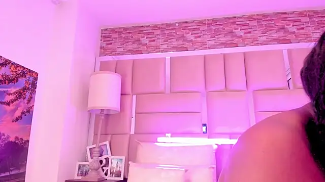 ShaniaBrownn online show from 03-18-26, 07:48