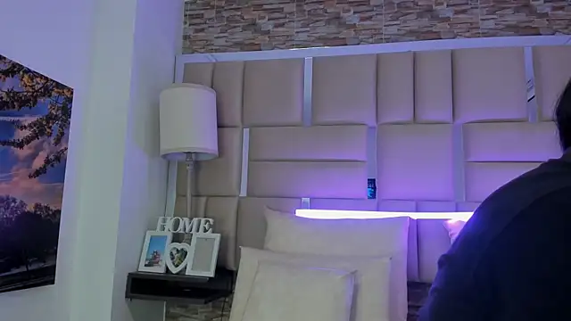 ShaniaBrownn online show from 02-12-26, 06:51