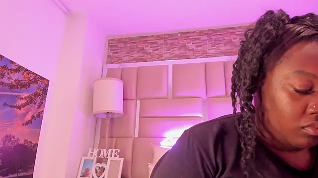 ShaniaBrownn online show from 02-16-26, 07:23