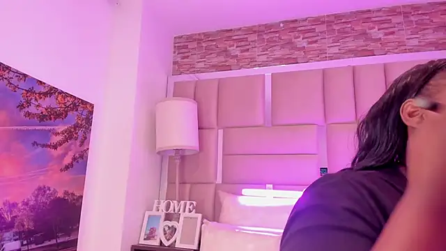 ShaniaBrownn online show from 02-11-26, 07:47