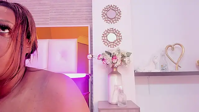 ShaniaBrownn online show from 11-01-25, 08:03