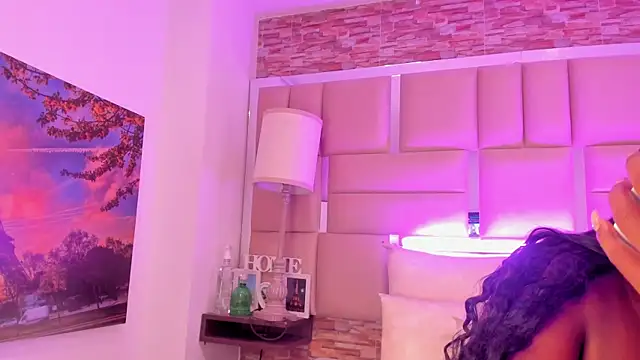 ShaniaBrownn online show from 11-21-25, 07:57