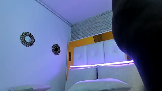 ShaniaBrownn online show from 03-22-25, 10:48