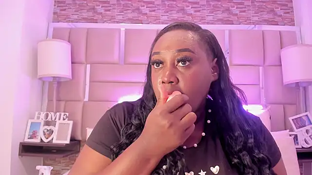 ShaniaBrownn online show from 03-07-26, 07:41