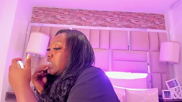 ShaniaBrownn online show from 11-20-25, 07:36