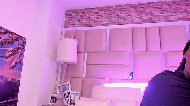 ShaniaBrownn online show from 05-22-26, 07:45