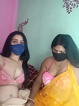 Snapshot of cutee__crazy chatting on 10-18-25, 05:59 cutee  crazy online show from 10-18-25, 05:59