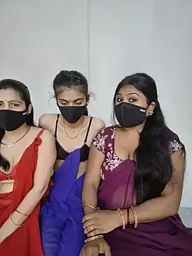Snapshot of cutee__crazy chatting on 06-19-26, 01:50 cutee crazy online show from 06-19-26, 01:50
