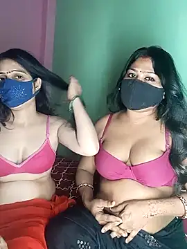Snapshot of cutee__crazy chatting on 10-16-25, 06:05 cutee  crazy online show from 10-16-25, 06:05