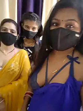 Snapshot of cutee__crazy chatting on 06-18-26, 02:11 cutee crazy online show from 06-18-26, 02:11
