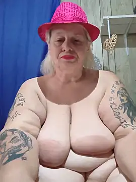 Snapshot of DavisDesires chatting on 06-16-26, 12:27 DavisDesires online show from 06-16-26, 12:27
