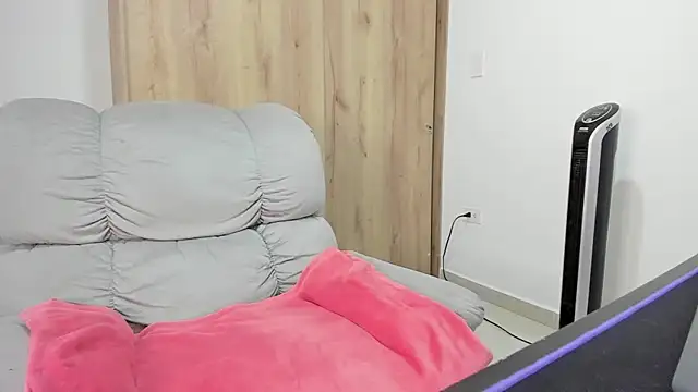 xspecialoomx online show from 04-14-26, 02:00