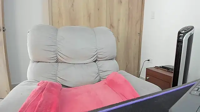 xspecialoomx online show from 05-05-26, 07:06