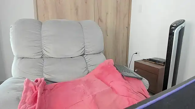 xspecialoomx online show from 05-06-26, 06:56