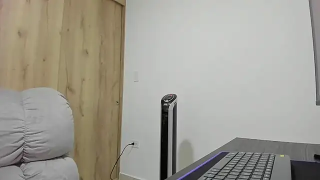 xspecialoomx online show from 11-18-25, 08:12