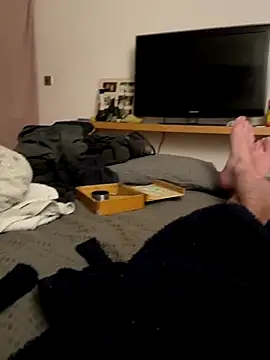 Snapshot of rippedbritish chatting on 10-16-25, 05:32 rippedbritish online show from 10-16-25, 05:32