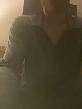 Snapshot of rippedbritish chatting on 10-18-25, 04:14 rippedbritish online show from 10-18-25, 04:14