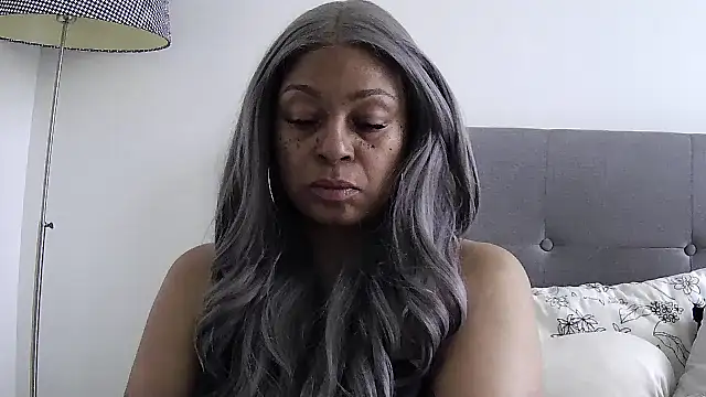 MSweetLindaParks online show from 05-09-26, 05:49