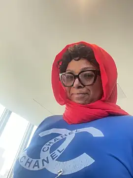 MSweetLindaParks online show from 04-16-26, 12:39