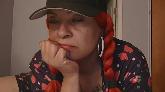 MSweetLindaParks online show from 10-30-25, 04:22