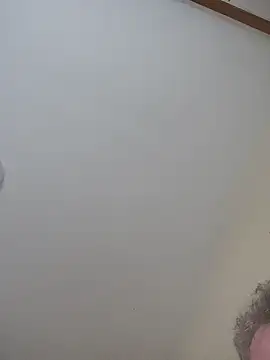 Hans04051972 online show from 11-15-25, 01:37