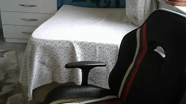 Snapshot of crazybaby5461 chatting on 11-23-25, 09:52 crazybaby5461 online show from 11-23-25, 09:52