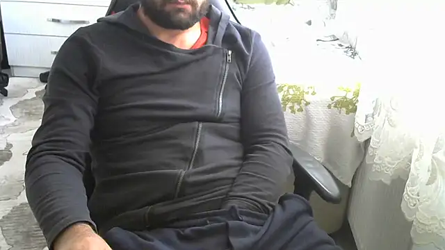 Snapshot of crazybaby5461 chatting on 10-03-25, 01:23 crazybaby5461 online show from 10-03-25, 01:23