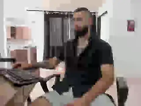 Snapshot of Matheusbeard chatting on 02-12-26, 03:56 Matheusbeard online show from 02-12-26, 03:56