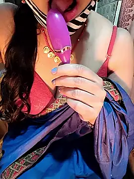 Snapshot of sangeetha4bide chatting on 12-22-25, 06:35 sangeetha4bide online show from 12-22-25, 06:35