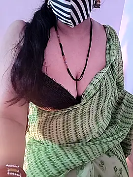 Snapshot of sangeetha4bide chatting on 12-20-25, 06:27 sangeetha4bide online show from 12-20-25, 06:27