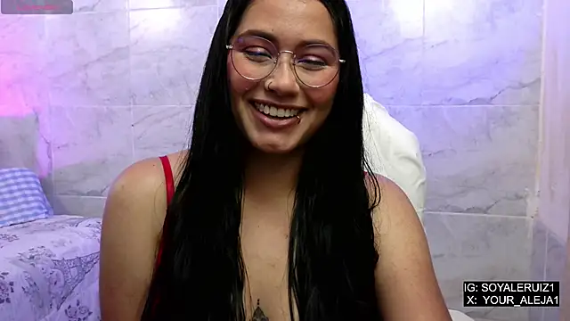 LauraRuiz1 online show from 05-22-26, 01:14