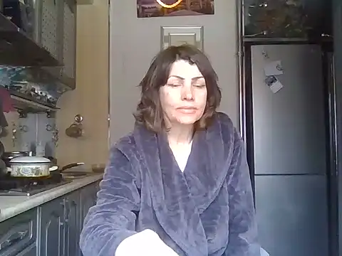 Snapshot of Baby-Matilda chatting on 03-17-25, 12:14 Baby-Matilda online show from 03-17-25, 12:14