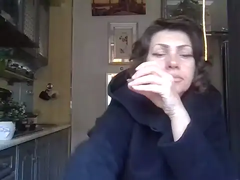 Snapshot of Baby-Matilda chatting on 10-24-25, 09:41 Baby-Matilda online show from 10-24-25, 09:41