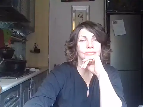 Snapshot of Baby-Matilda chatting on 10-17-25, 09:23 Baby-Matilda online show from 10-17-25, 09:23
