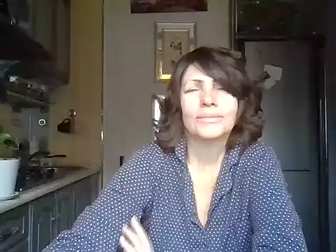 Snapshot of Baby-Matilda chatting on 02-04-25, 10:43 Baby-Matilda online show from 02-04-25, 10:43