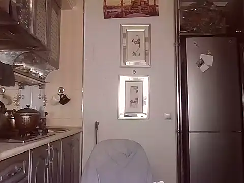 Snapshot of Baby-Matilda chatting on 02-25-25, 08:47 Baby-Matilda online show from 02-25-25, 08:47