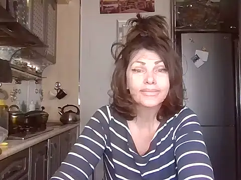 Snapshot of Baby-Matilda chatting on 02-25-25, 12:27 Baby-Matilda online show from 02-25-25, 12:27