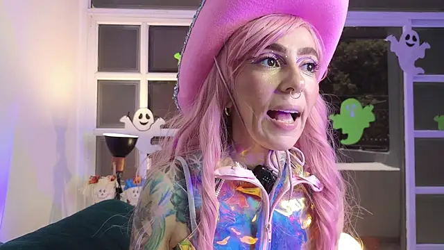 Evangelyne 1 online show from 10-31-25, 04:36