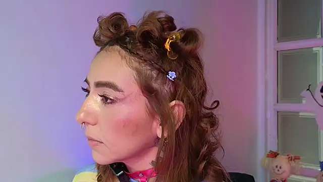 Evangelyne 1 online show from 10-29-25, 03:44