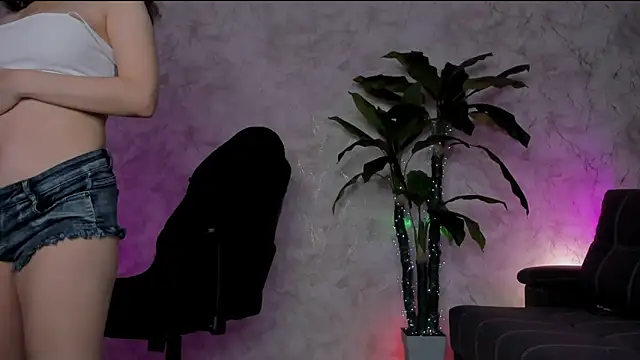 Emma7 online show from 05-05-26, 12:46