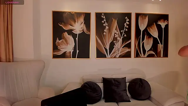 ToriCrossX online show from 09-20-25, 12:59