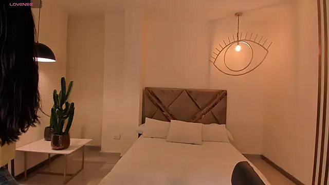 ToriCrossX online show from 11-29-25, 12:49