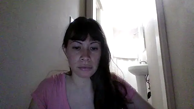 Snapshot of petitedoll29 chatting on 10-31-25, 08:05 petitedoll29 online show from 10-31-25, 08:05